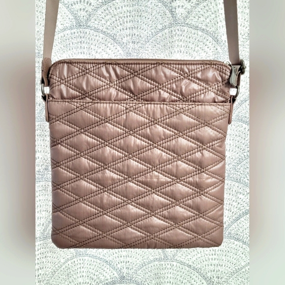Baggallini Rose Pink Metallic Quilted Crossbody "For Life's Journey" - Picture 15 of 15